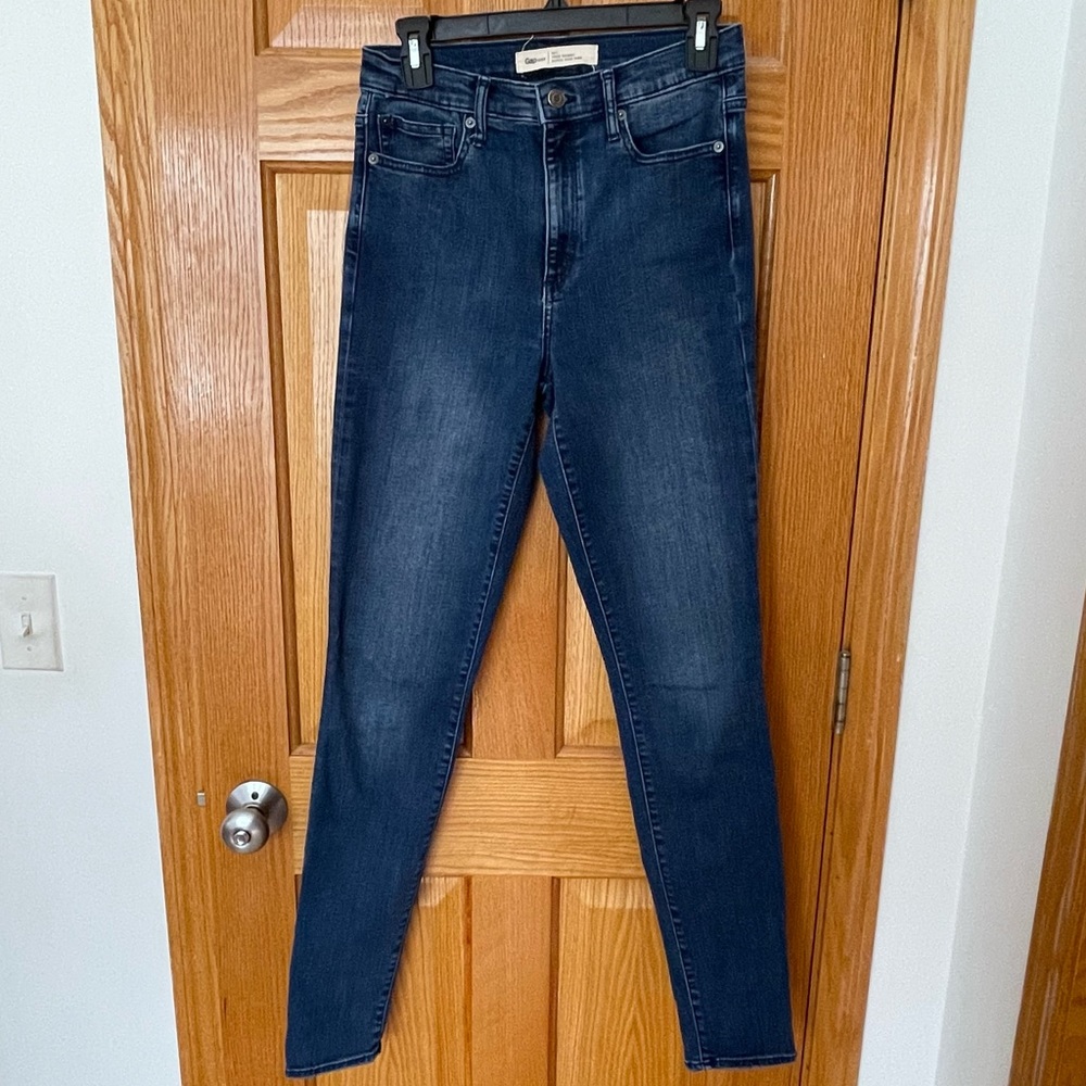 GAP blue jean “True Skinny” size 28T